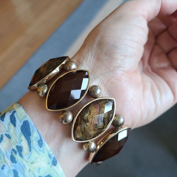 Vintage Gold Tone Stretch Bracelet Faceted Brown Stones With Iridescent Accents - Picture 2 of 10